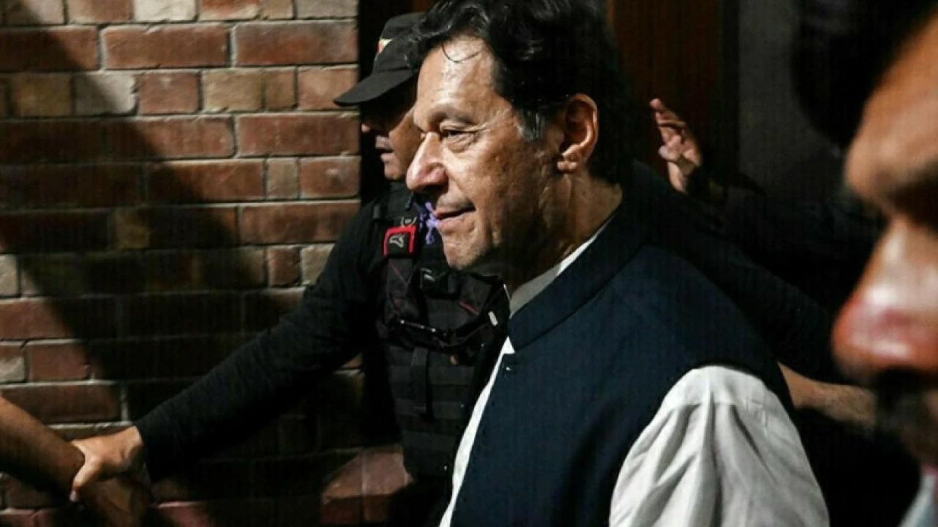 Imran Khan Pakistan's Ex-PM Gets Bail in State Gifts