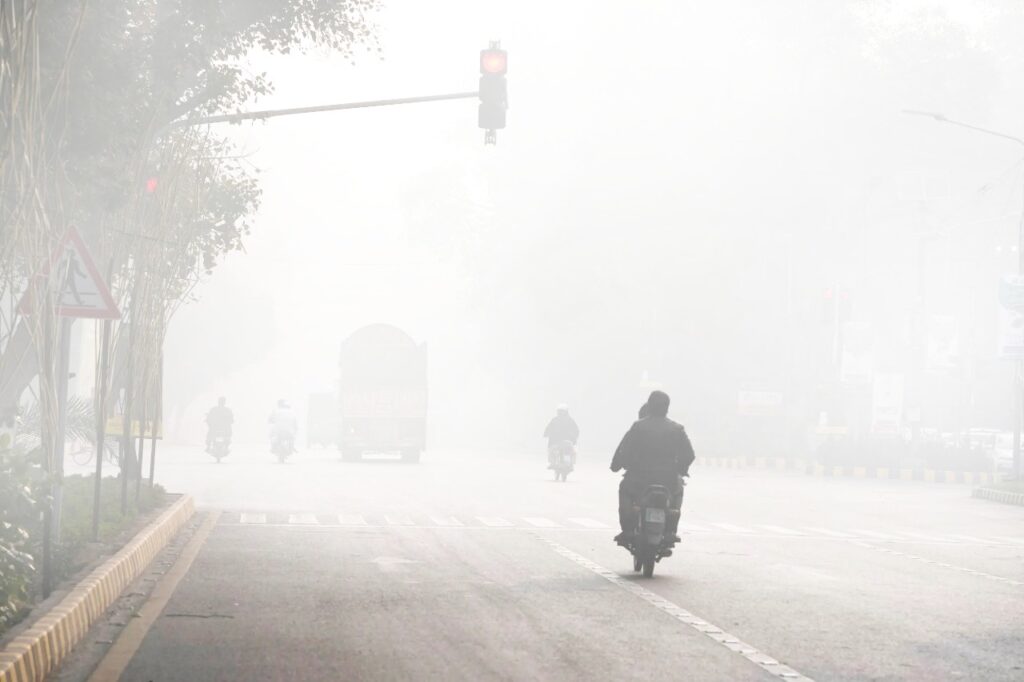 Pakistan Enforces Restrictions to Combat Air Pollution-Related Illnesses